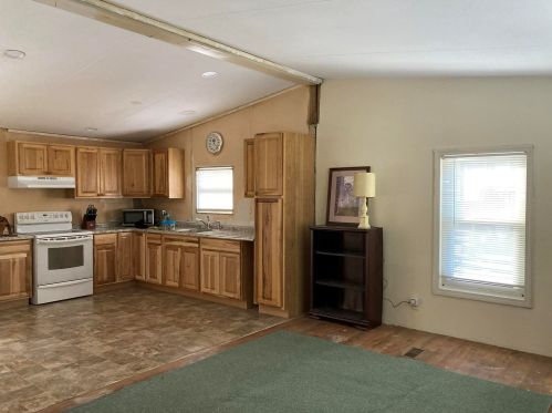 40 Ponderosa Park, Unity NH  03603-4548 exterior