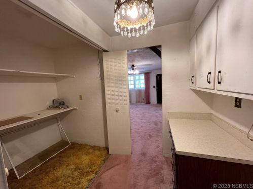 907 Derbyshire Rd, Daytona Beach FL 32117-3802 exterior