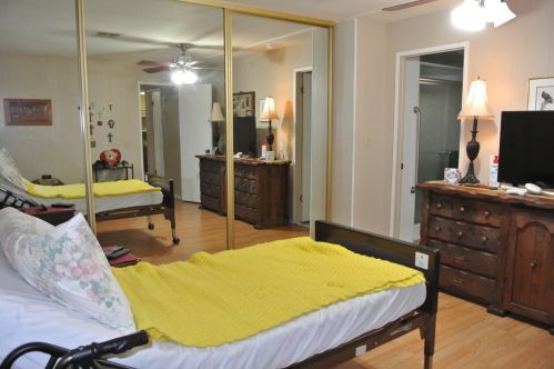 194 La Paloma Dr, Lodi CA  95240-0711 exterior