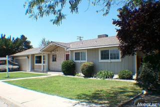 2305 Evelle Ln, Turlock, CA 95380-6155