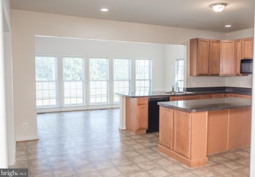 10411 Silver Creek Ct, Spotsylvania VA  22553-4482 exterior