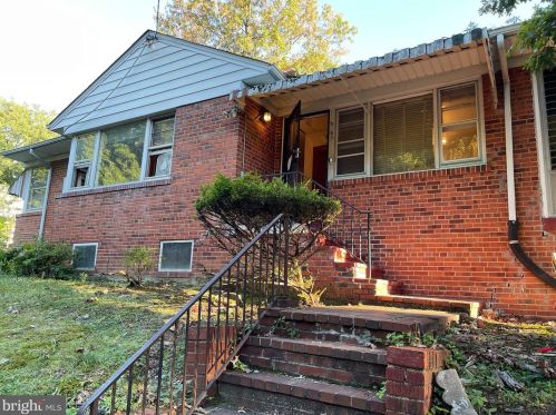 3127 Park Dr, Washington, DC 20020-3302