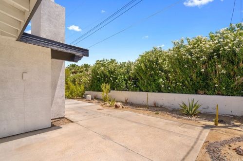 77445 Calle Potrero, La Quinta CA  92253-3702 exterior
