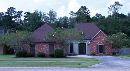 32833 Briaroak Dr, Walker, LA 70785-5745