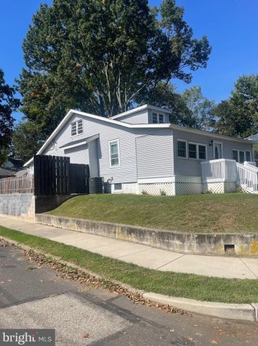 101 Legion Ave, Yardley PA  19067-1125 exterior