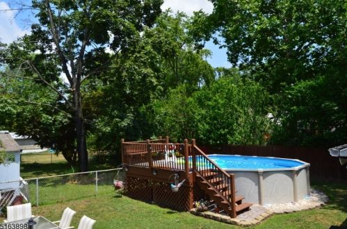 78 Parkway, West Paterson NJ  07424-1256 exterior