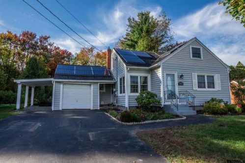 923 Inman Rd, Schenectady, NY 12309-2818