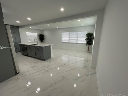 2083 13th Ter, Boynton Beach, FL 33426-5837