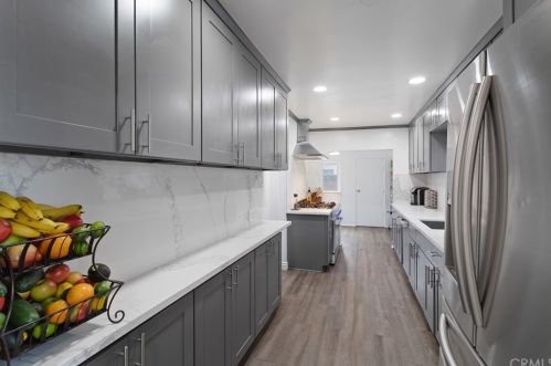 3184 Gale Ave, Long Beach, CA 90810-2527