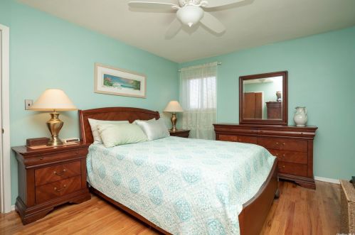 87 Central Ave, New Hyde Park NY  11040-4134 exterior