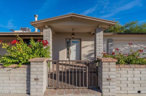 1348 Avenida Conalea, Tucson AZ 85748-7716 exterior