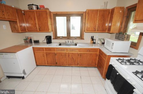 1003 5th St, Florence, NJ 08518-1005