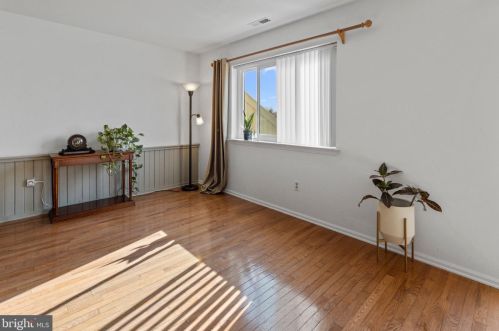 1628 Devon Ct, Yardley PA 19067-5741 exterior