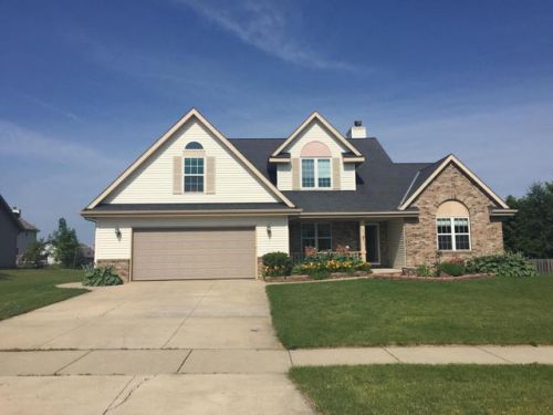 561 Nordic Ct, Slinger WI  53086-9383 exterior