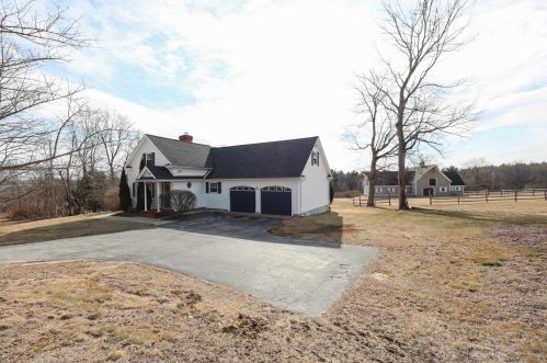 362 Bunker Hill Rd, Auburn, NH 03032-3532