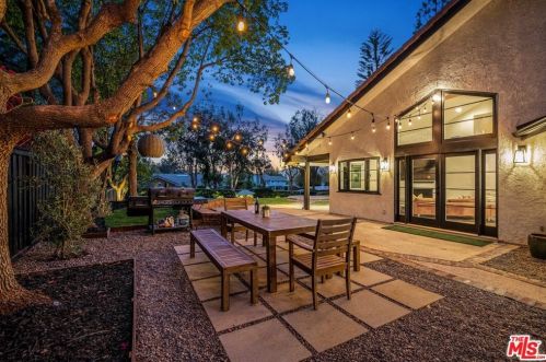 445 Sinaloa Rd, Simi Valley CA  93065-5430 exterior