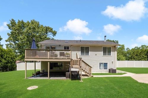 86 Hilltop Dr, Providence RI  02919-3013 exterior