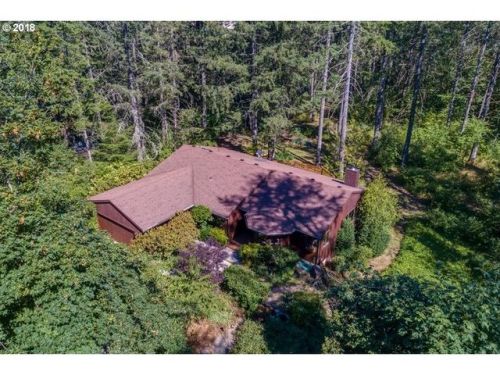 26050 Laurelwood Dr, Beaverton, OR 97123-8757