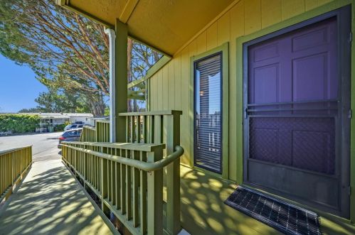 20 Oceanview Ave, Princeton By The Sea, CA 94019-2305