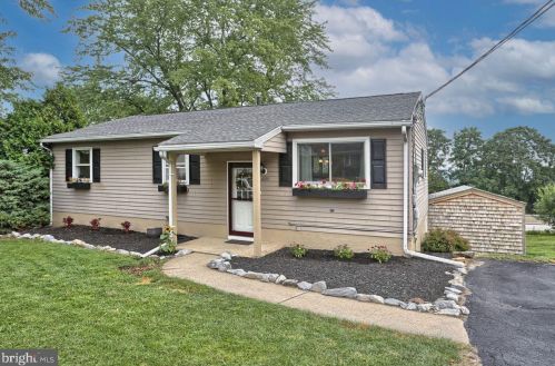 605 Wayne Dr, Navy Sup Dpt, PA 17055-4987