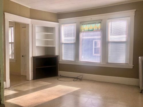 797 Carew St, Springfield, MA 01104-2520