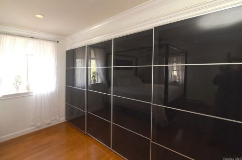 413 Woodland Hl Rd, White Plains NY  10603-3135 exterior
