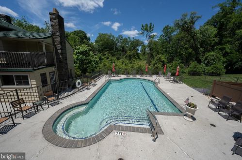 139 Cornerstone Dr, Newtown Square PA 19073-4049 exterior