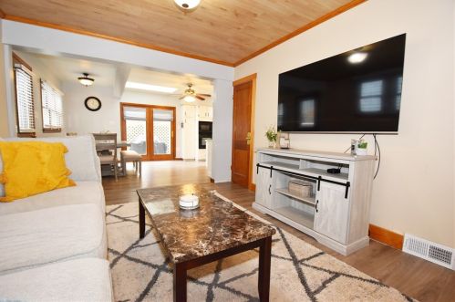 22 Lodge St, Pittsburgh, PA 15227-1726