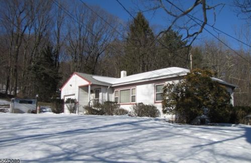 198 Howard Blvd, Mount Arlington, NJ 07856-1308