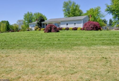 6 Sandra Rd, East Amwell Township, NJ 08551-1009