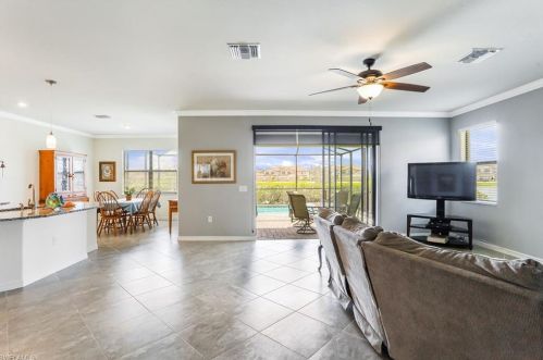 1579 Santiago Cir, Naples, FL 34113