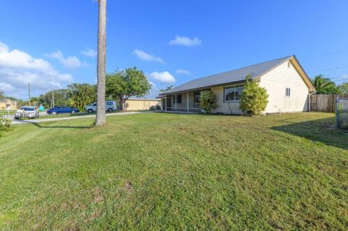 438 Lairo Ave, Fort Pierce, FL 34953-3839