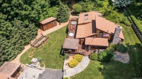 434 Peekskill Hollow Rd, Tompkins Corners, NY 10579-2705