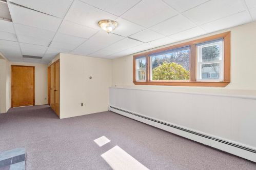 1 Cole St, Salem NH  03079-3931 exterior