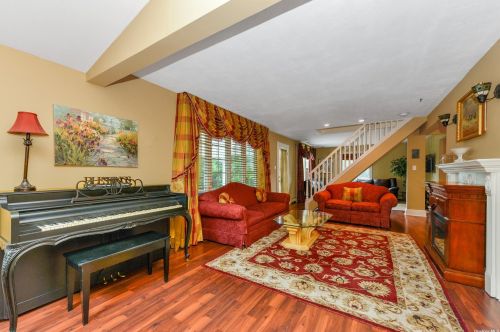 128 Land Ln, Westbury, NY 11590-6247