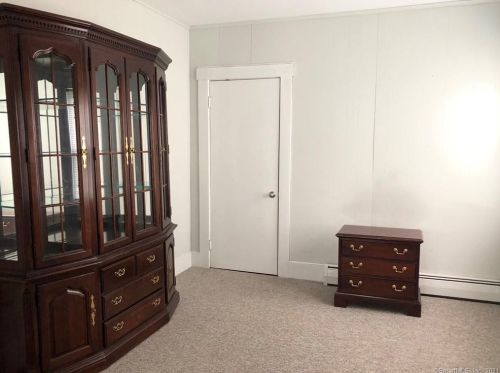 79 Warner St, Groton CT 06340-5029 exterior