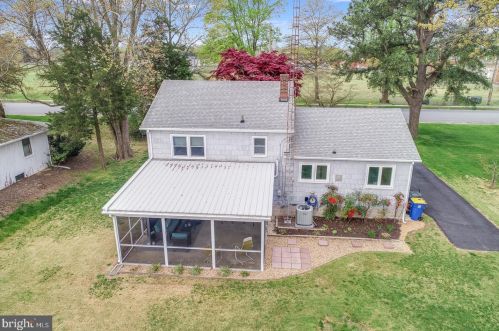 121 School Pl, Slaughter Beach DE  19963-1821 exterior