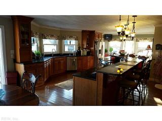 2005 Peninsula Rd, Virginia Beach VA  23451-1630 exterior