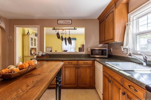 40 Mckinley St, Manchester CT 06040-4845 exterior