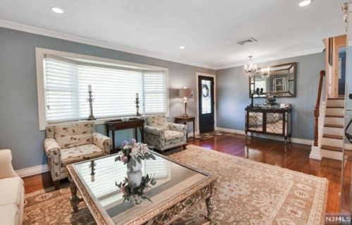 355 Corona Pl, Ridgewood NJ  07450-2801 exterior