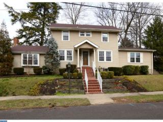 1004 Columbia Ave, Riverton, NJ 08077-2220