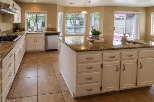 3280 North Shore Dr, Ontario, CA 91761-9116