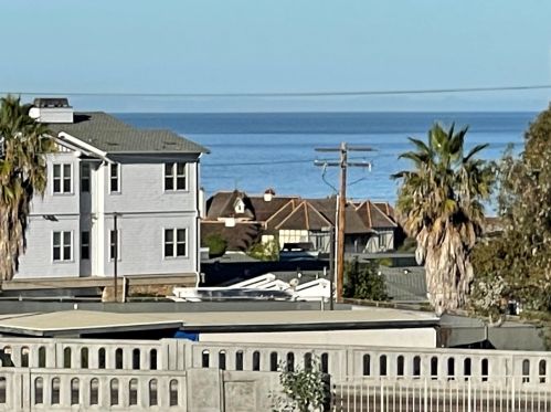 2555 State St, Carlsbad CA  92008-1623 exterior