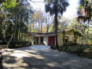3320 Michigan Blvd, Homosassa, FL 34448-2806