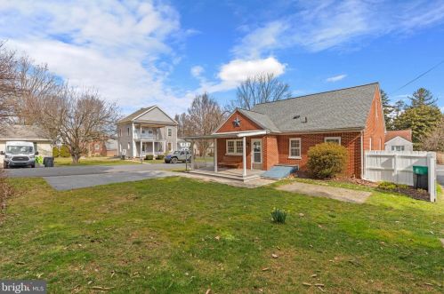 106 Roselle Ave, Lancaster PA  17603-6672 exterior