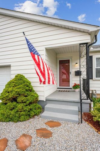 816 Collins Ave, Marysville, OH 43040-1309