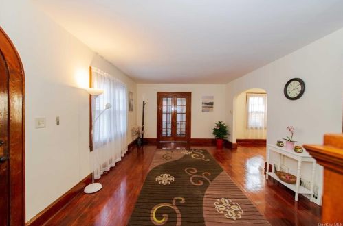 80 Watkins Ave, Middletown NY 10940-4529 exterior