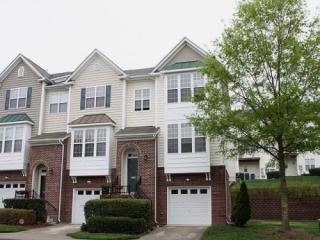 5421 Crescentview Pkwy, Raleigh, NC 27606-4520
