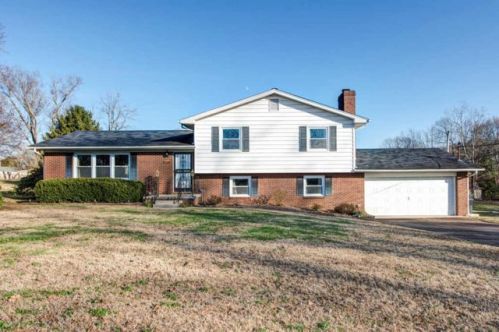 2716 Roland Ln, Knoxville, TN 37931-3237