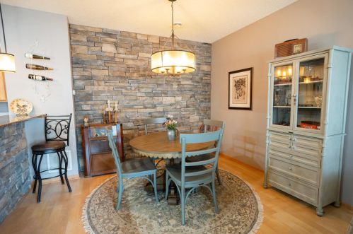 2456 49th St, South Saint Paul, MN 55076-1157
